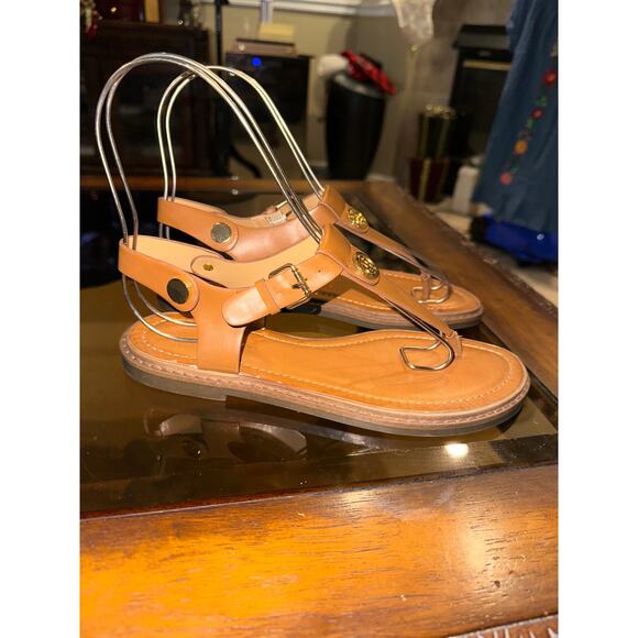 ⭐️ Women’s Tommy Hilfiger Tan Thong Sandals Size 7.5 NWOB! Preppy - Picture 2 of 5